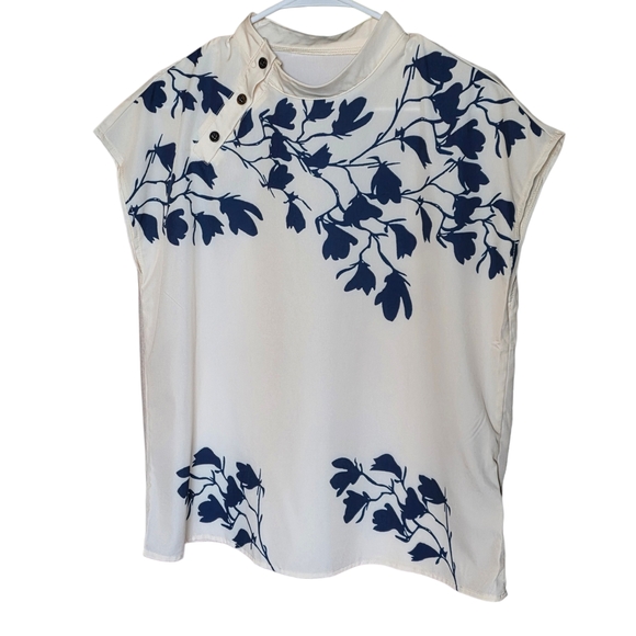 NEW Emery Rose Ivory Cap-Sleeve Floral Popover Blouse with Navy Print Size L - Picture 3 of 6